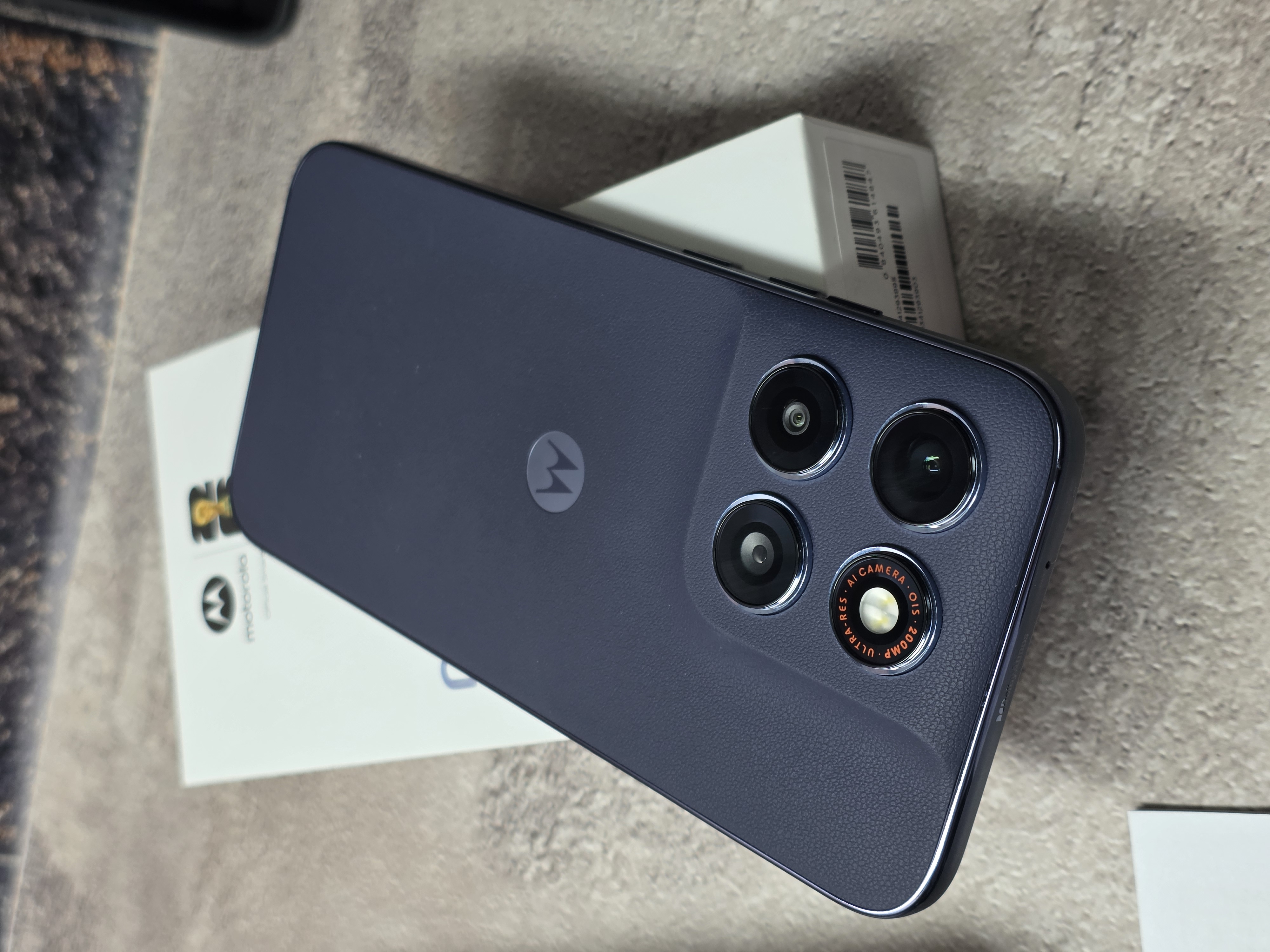 Motorola G87